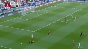 تعادل سلبي مع بطاقة حمراء يعقد حسابات الجزائر والسودان في كأس العرب